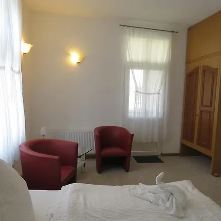 Guest house Gast- Und Logierhaus Warenthin