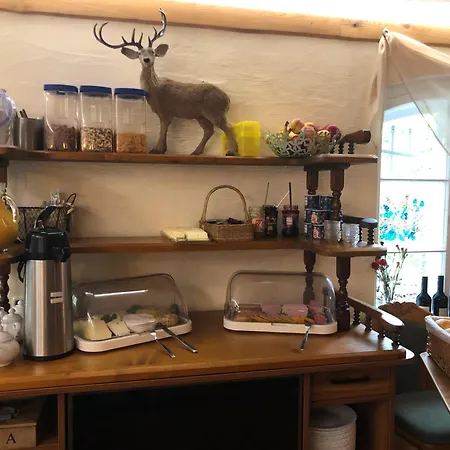 Gast- Und Logierhaus Warenthin